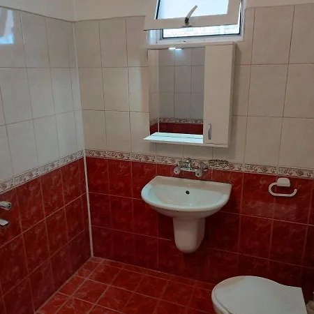 Zlatevi 3*