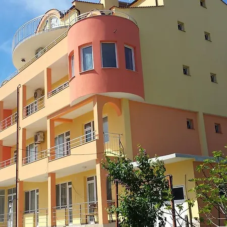 Zlatevi 3*